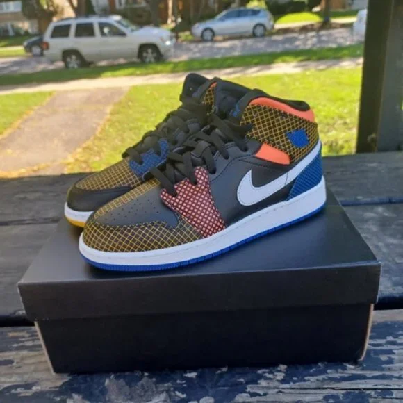 Nike Air Jordan 1 Mid MMD Multi-Color Grid Sneakers - Size 6 Youth Shoes - Picture 3 of 9